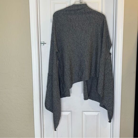 Lululemon Black Live Freely Scarf Shawl Cardigan Gray Wrap OS - Picture 3 of 10